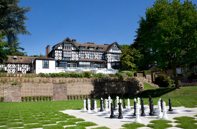 Laura Ashle hotel The Manor