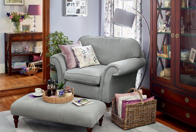 Fun ways to use pink and purple to decorate your interior