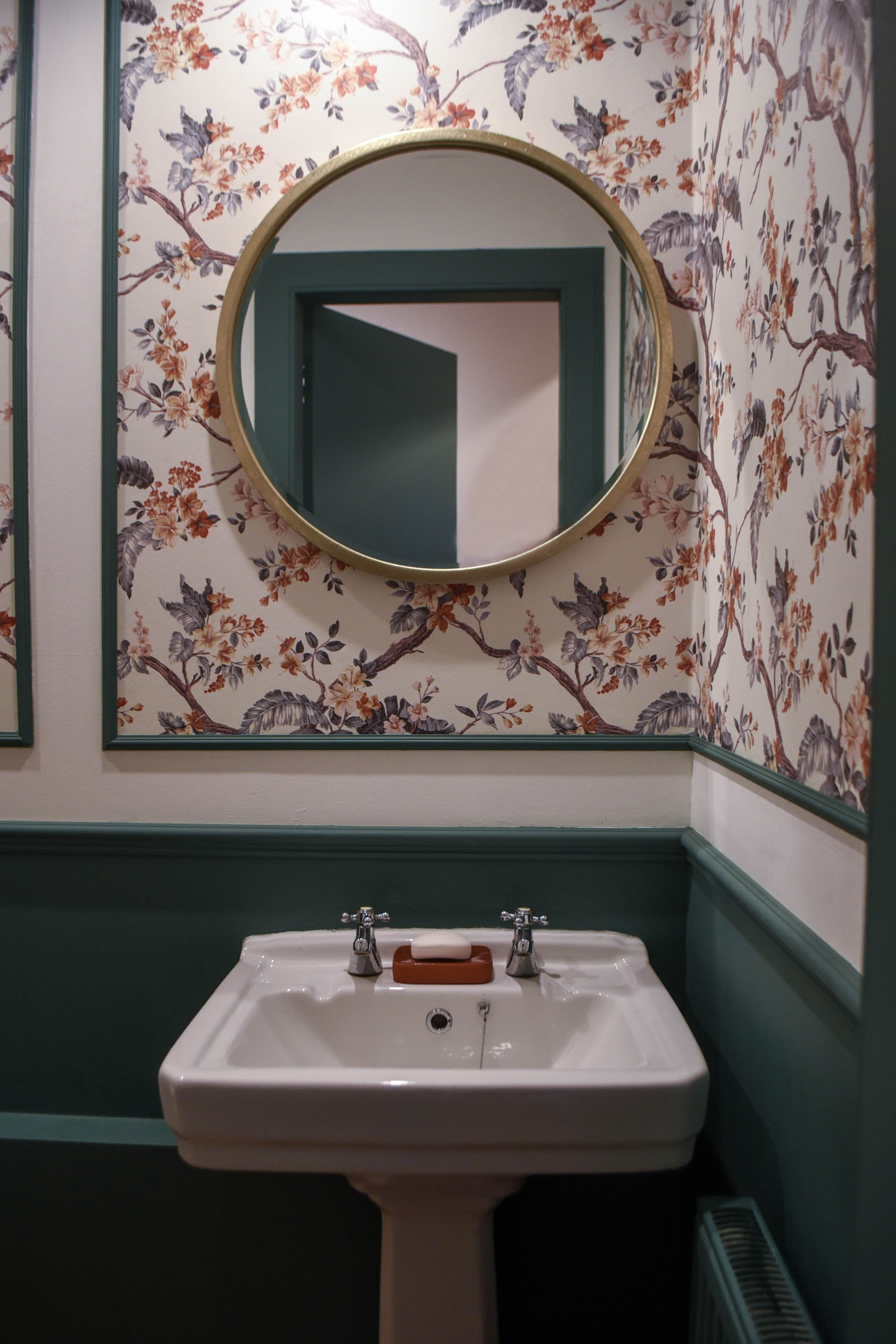 Powder room makeover - panelled Laura Ashley Florintine Natural wallpaper - before and after - Thankfifi Scottish Interiors Blog-6